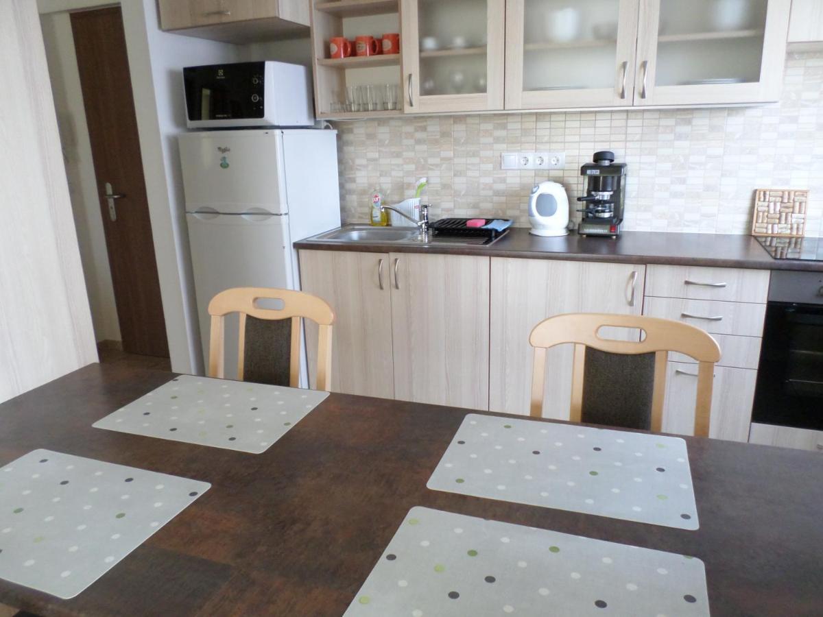 Lakóparki Apartman Veszprem Bagian luar foto