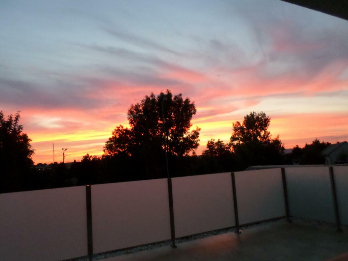 Lakóparki Apartman Veszprem Bagian luar foto