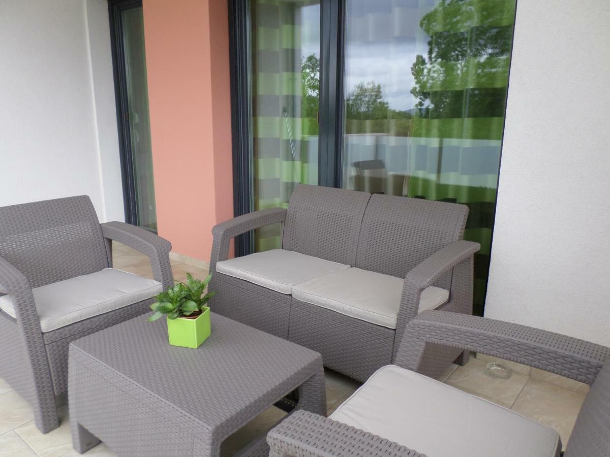 Lakóparki Apartman Veszprem Bagian luar foto